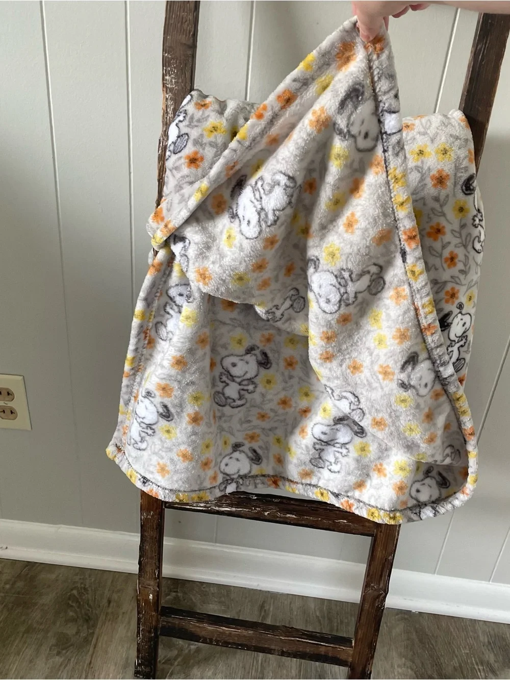 Peanuts Snoopy Floral Fleece Throw Blanket 55” x 70” Gray Orange Yellow Flowers